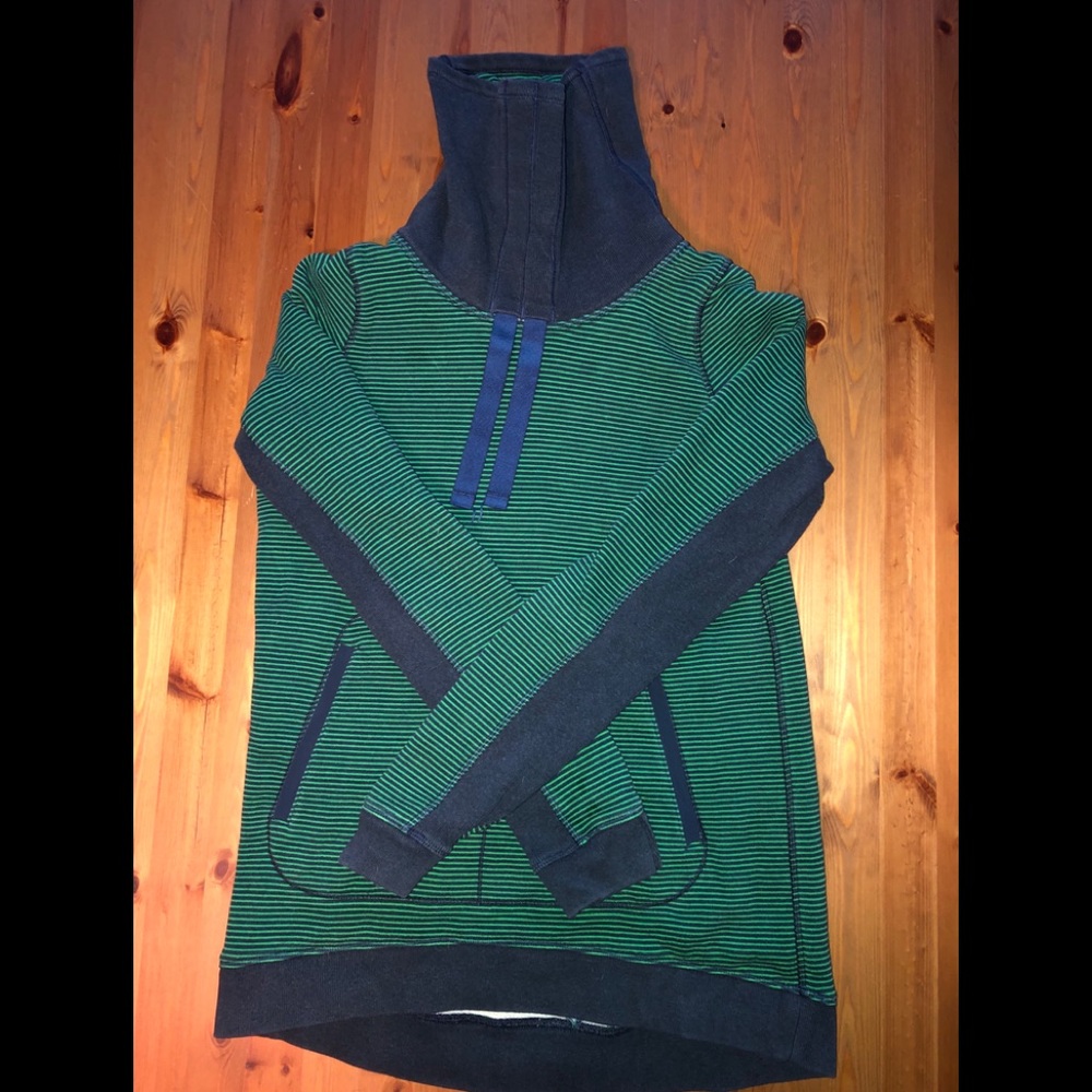 Cowneck Lululemon  sweatshirt size Large 8 or 10